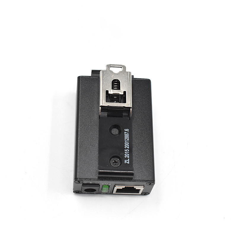 Product Gallery: Unmanaged Ethernet to Fiber Media Converter, 1 RJ45 10/100Mbps + 1 SC Fiber Port, 155Mbps, Metal Case, Desktop/Wall Mount for Distance Extension 6
