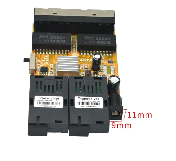Product Gallery: Unmanaged PoE Powered Switch 4 Port Gigabit with 2 SC Fiber Ports, Reverse PoE Input/Output, for Remote Power Extension 7
